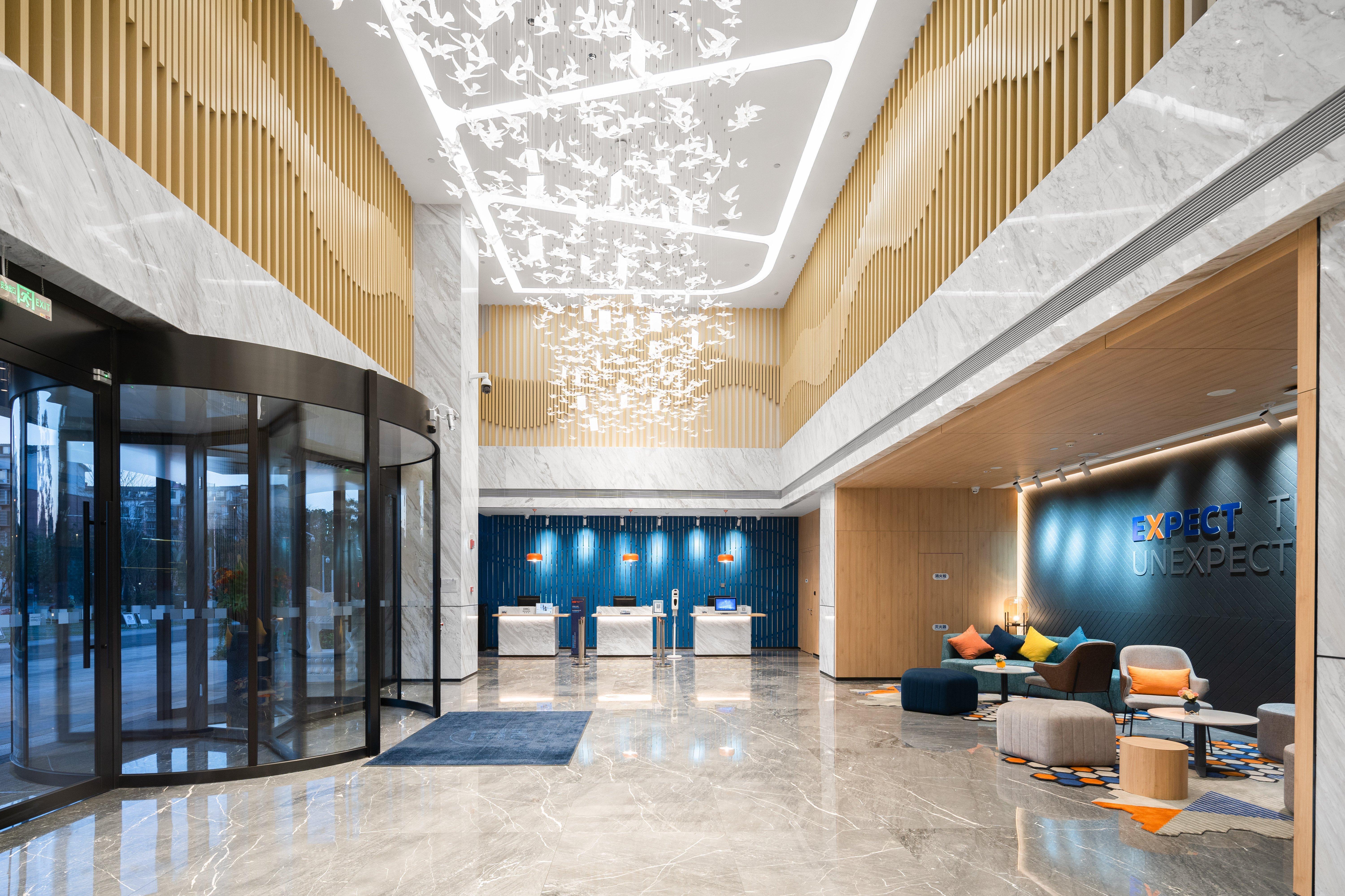 Holiday Inn Express Nanchang Riverside By Ihg Exteriör bild