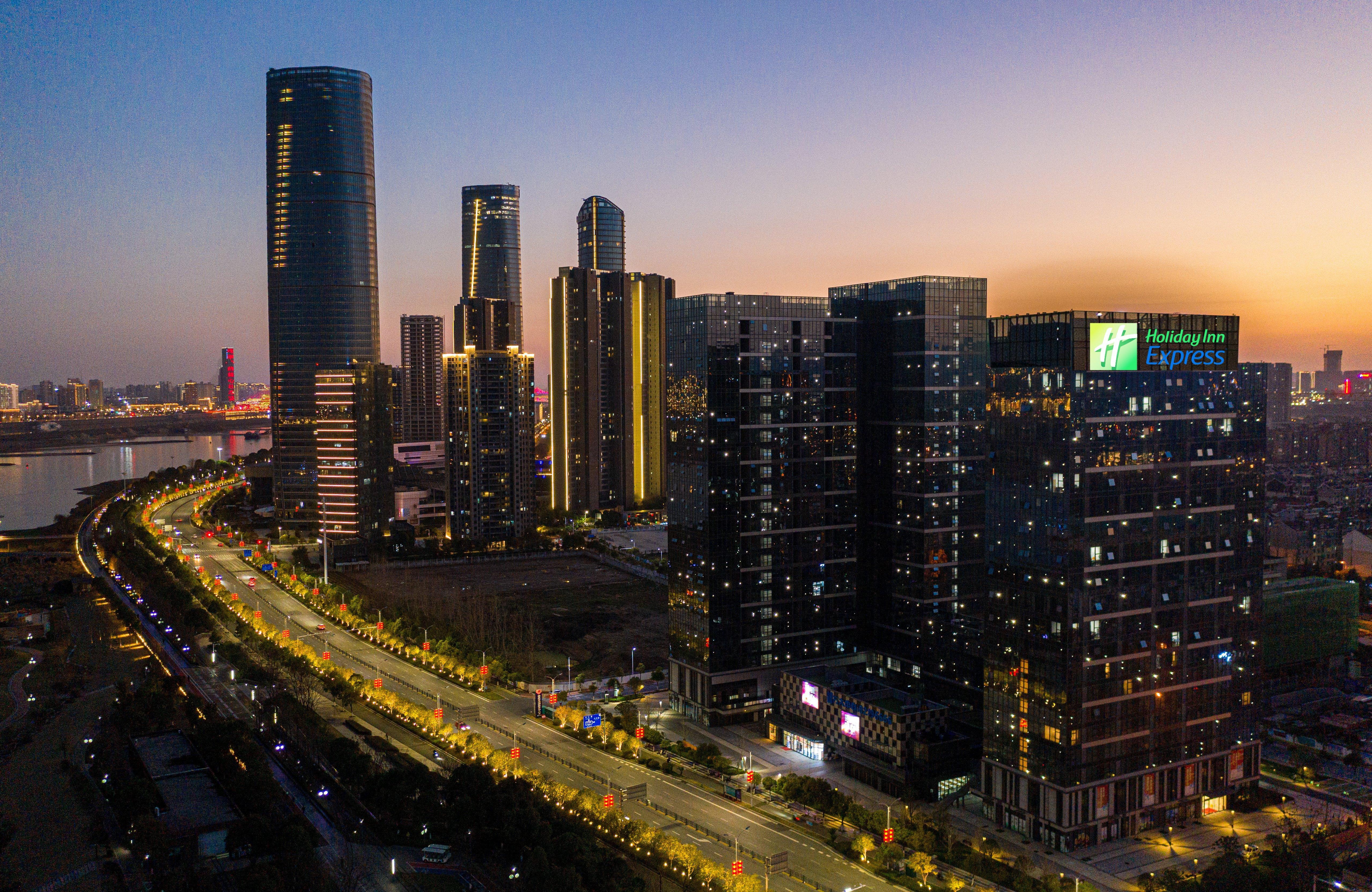Holiday Inn Express Nanchang Riverside By Ihg Exteriör bild